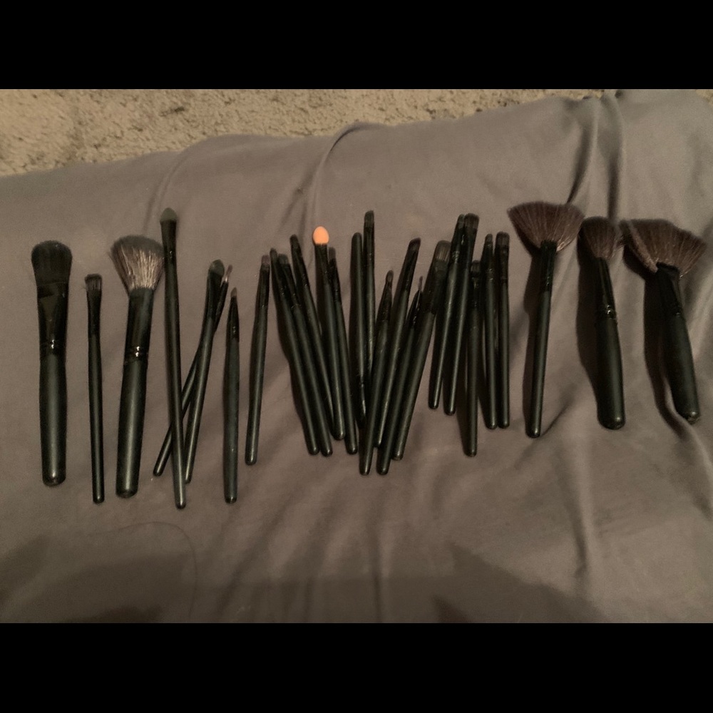 Make up brush set